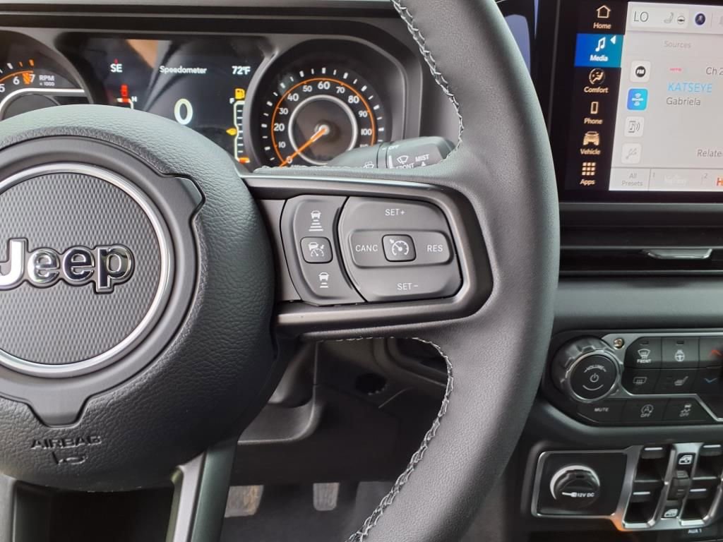 New 2025 Jeep Gladiator Sport image 13