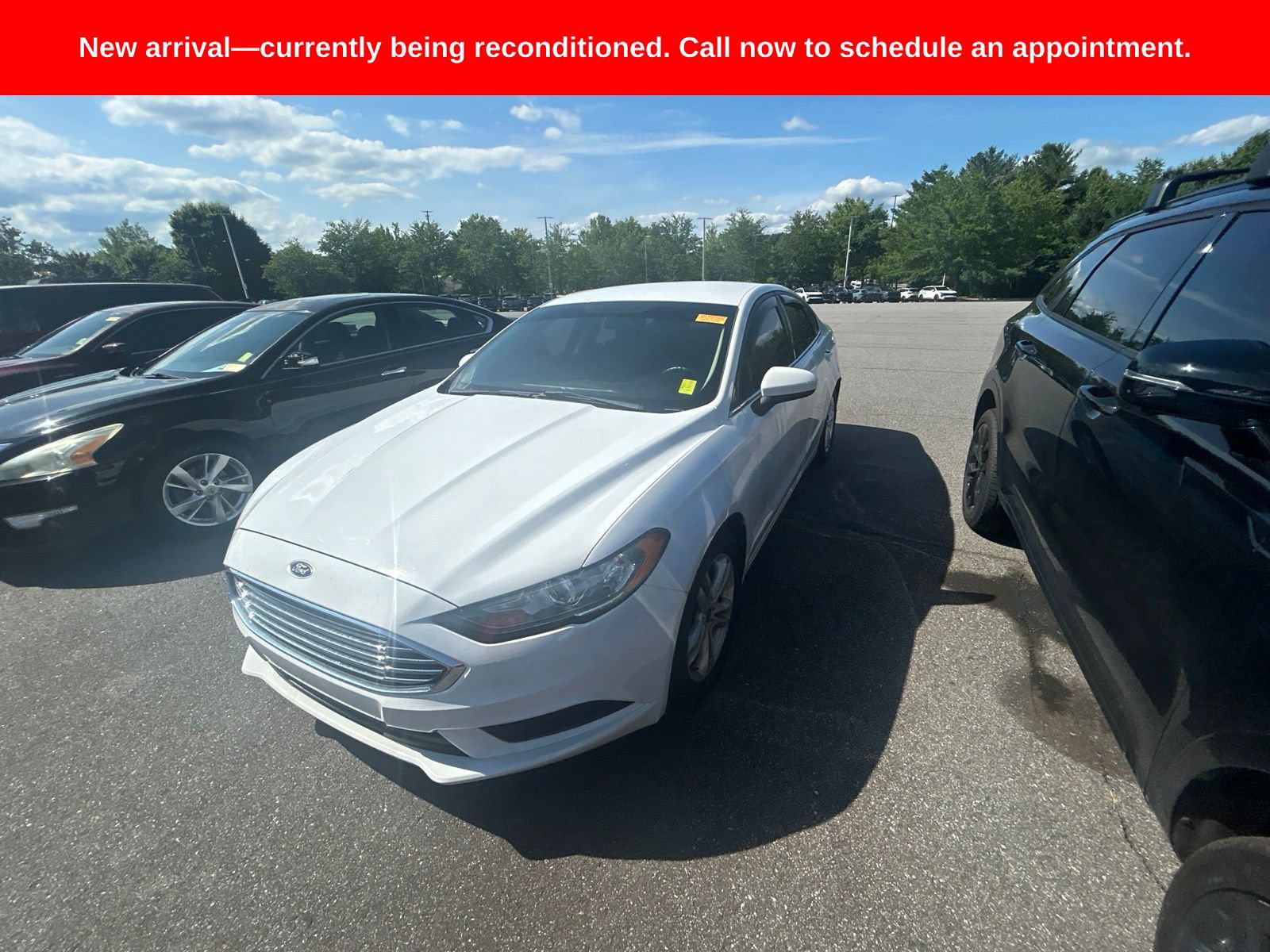 Used 2018 Ford Fusion SE w/ Fusion SE Technology Package FWD image 16