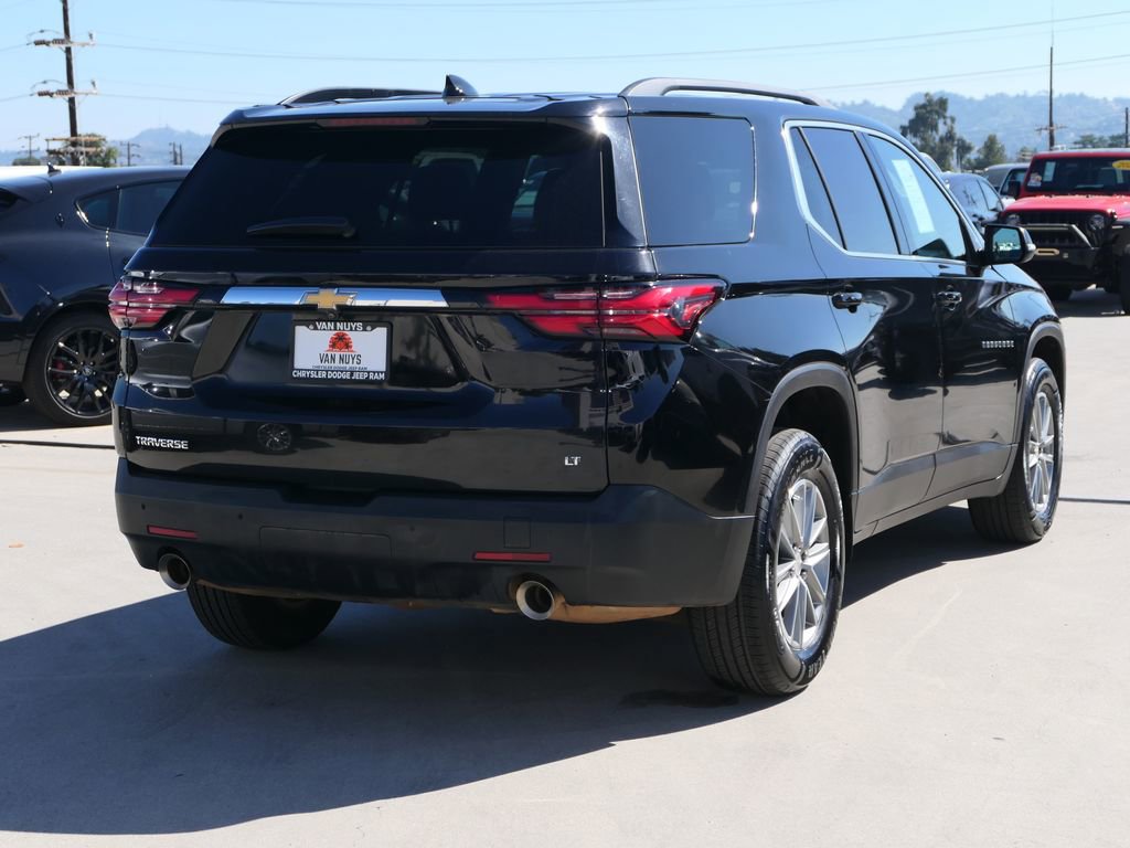 Used 2023 Chevrolet Traverse LT image 3