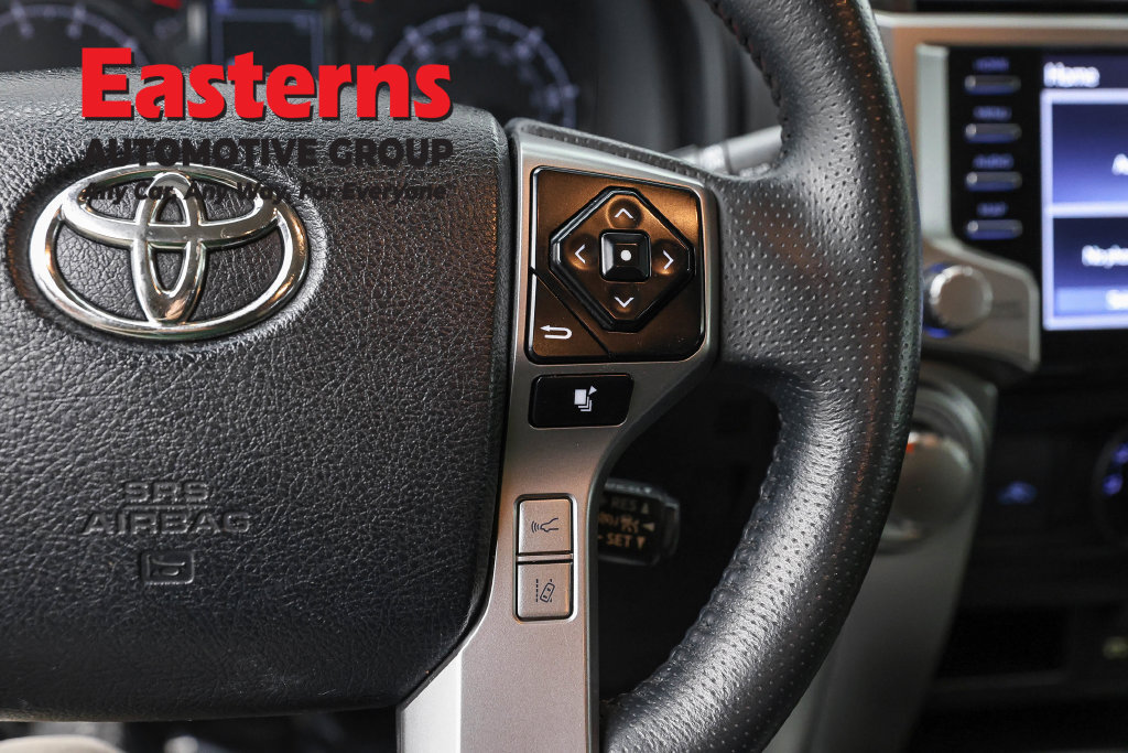 Used 2023 Toyota 4Runner SR5 AWD/4WD image 18