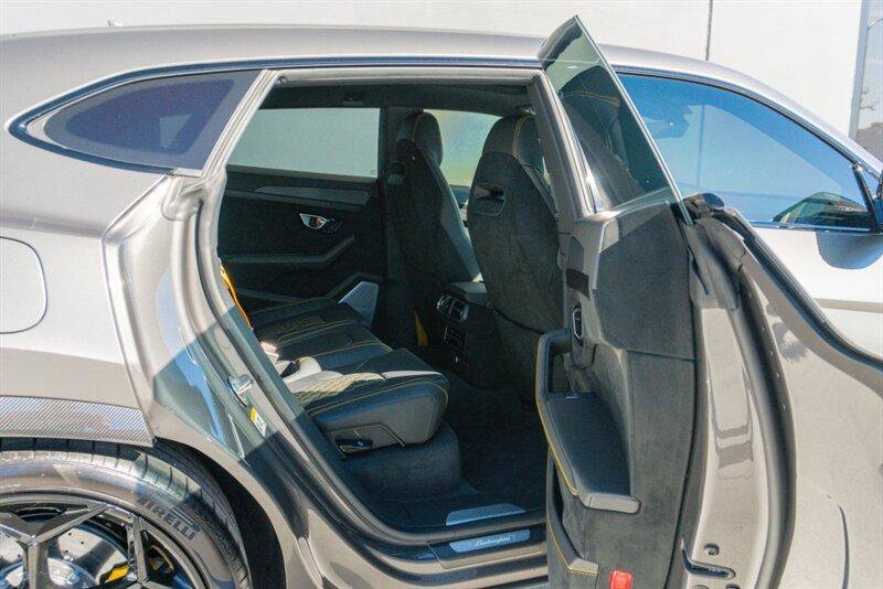 Used 2024 Lamborghini Urus Performante image 11