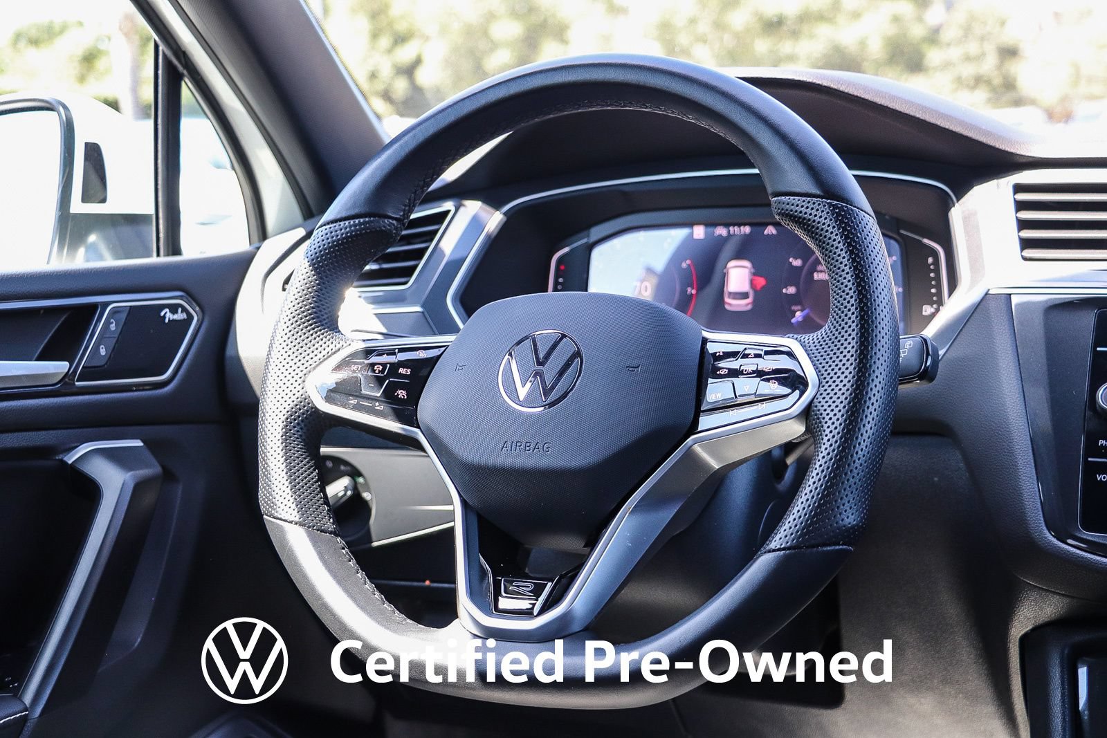 Used 2024 Volkswagen Tiguan SEL R-Line AWD/4WD image 17