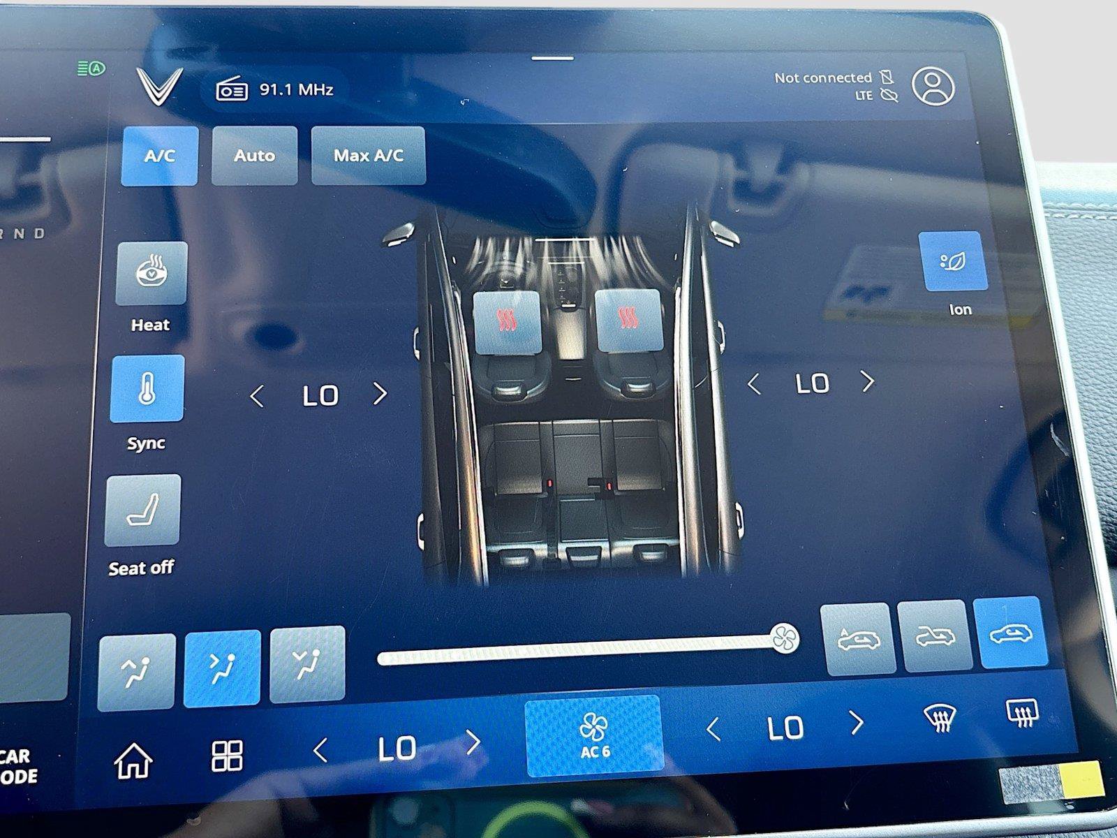 New 2025 VinFast VF 8 Eco AWD/4WD image 15