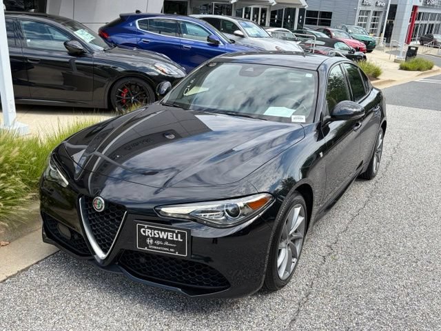 Used 2023 Alfa Romeo Giulia Ti AWD/4WD image 8