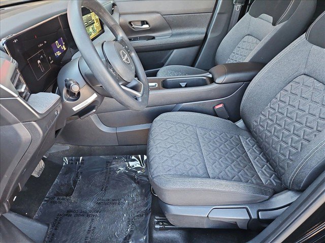 Certified 2025 Nissan Kicks SV FWD image 21