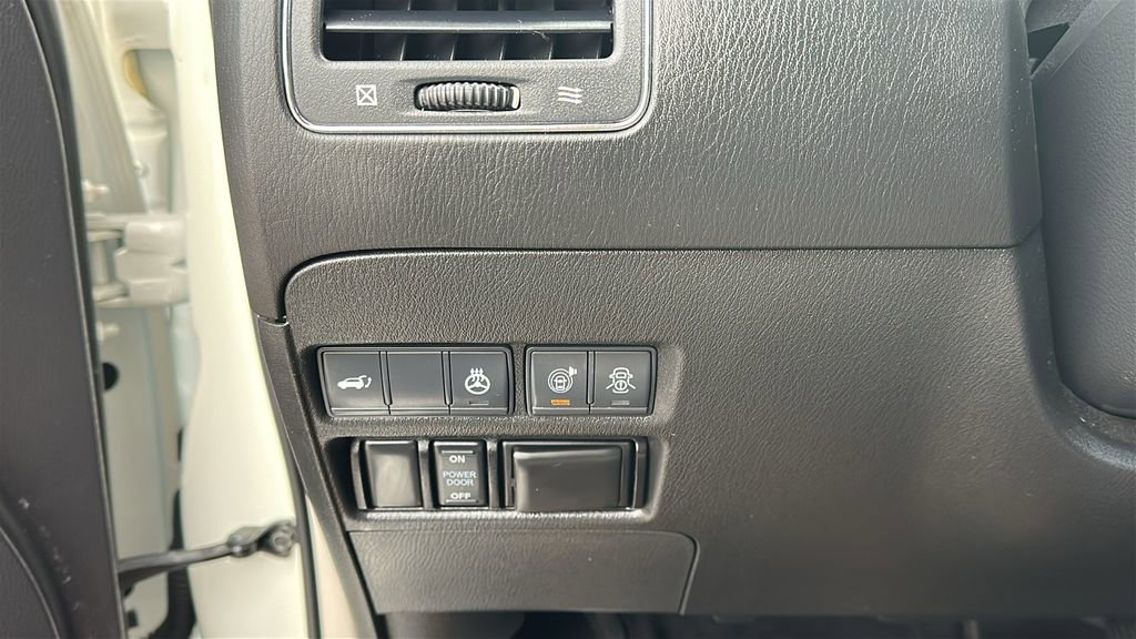 Used 2020 Nissan Armada Platinum w/ Captain's Chairs Package RWD image 21