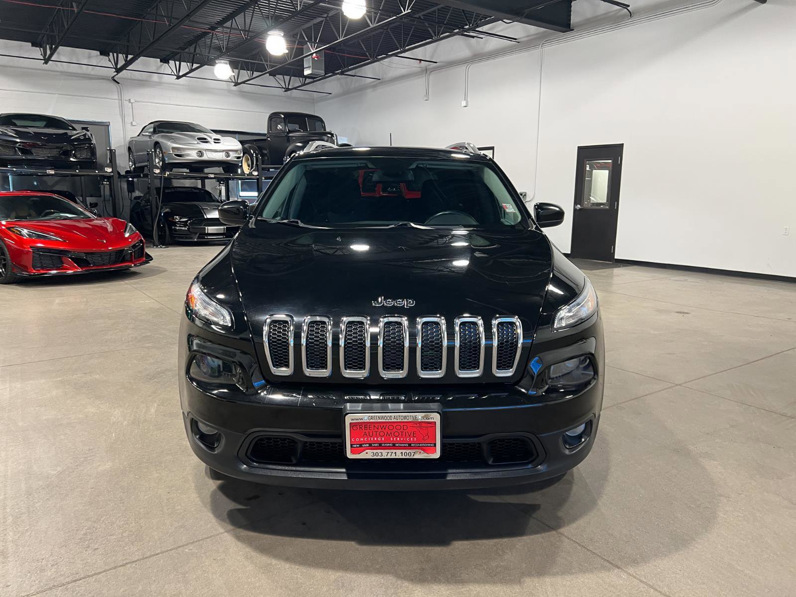 Used 2018 Jeep Cherokee Latitude w/ Cold Weather Group image 8