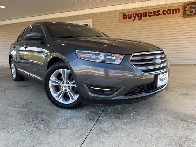 Used 2015 Ford Taurus SEL image 2