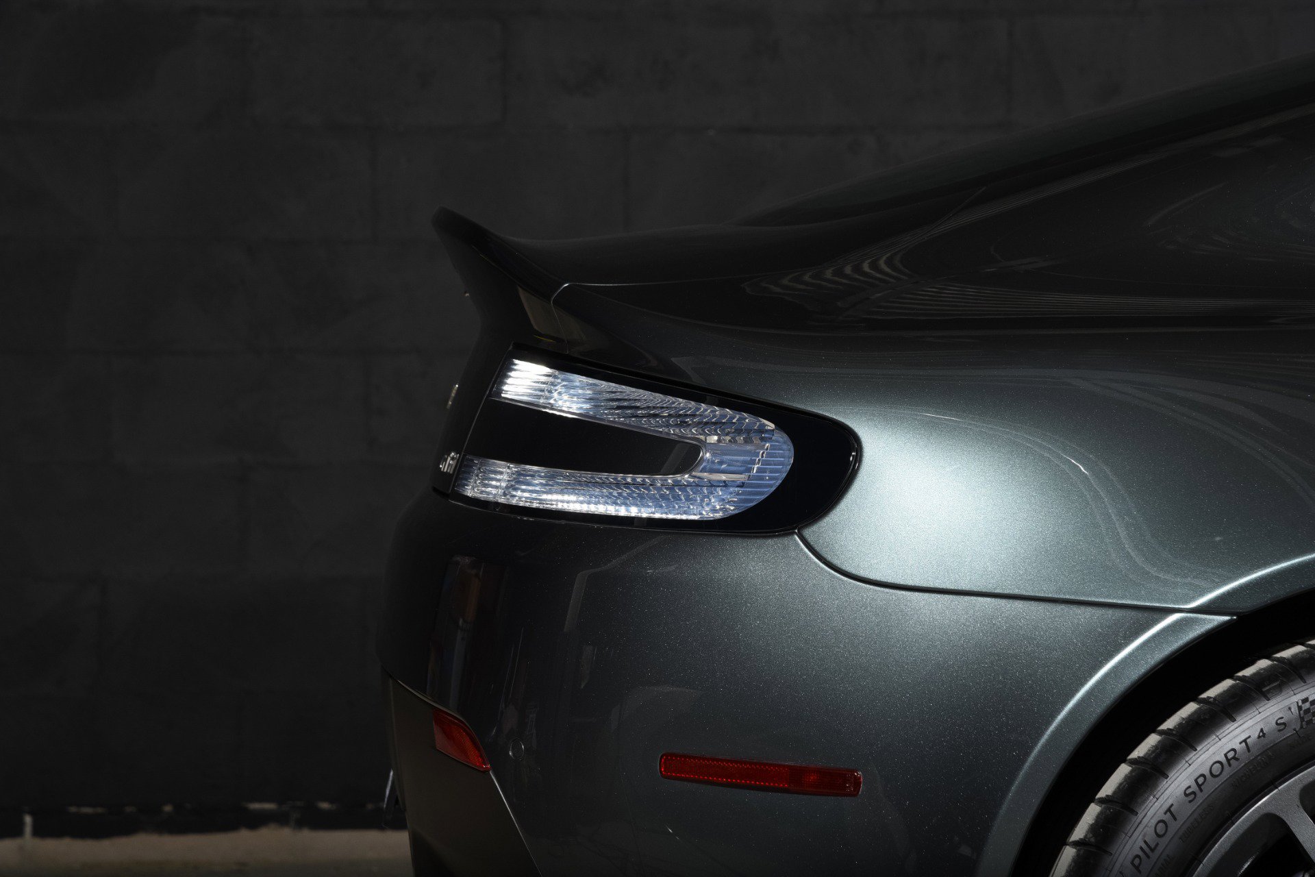Used 2016 Aston Martin V8 Vantage GT RWD image 18