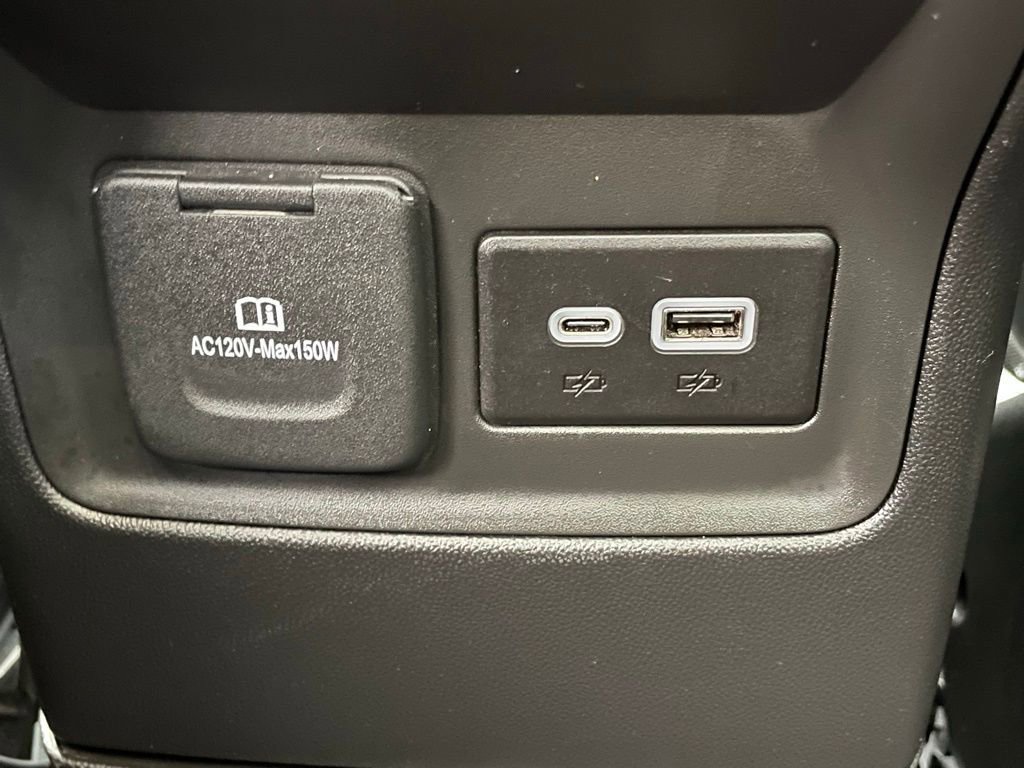 Certified 2023 GMC Acadia Denali w/ Denali Ultimate Package AWD/4WD image 31