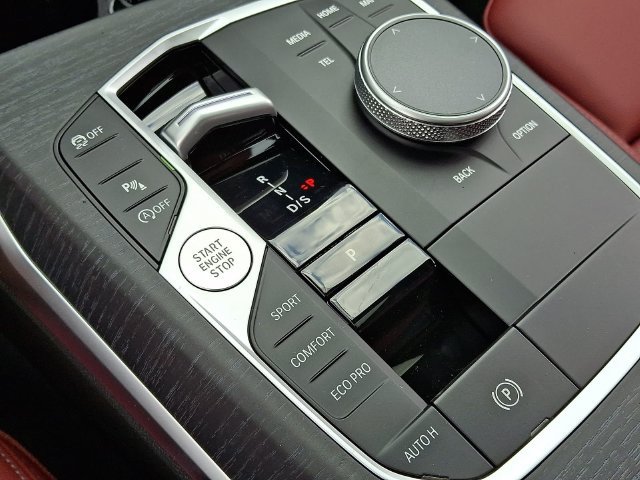 New 2026 BMW 330i xDrive Sedan w/ Premium Package AWD/4WD image 13