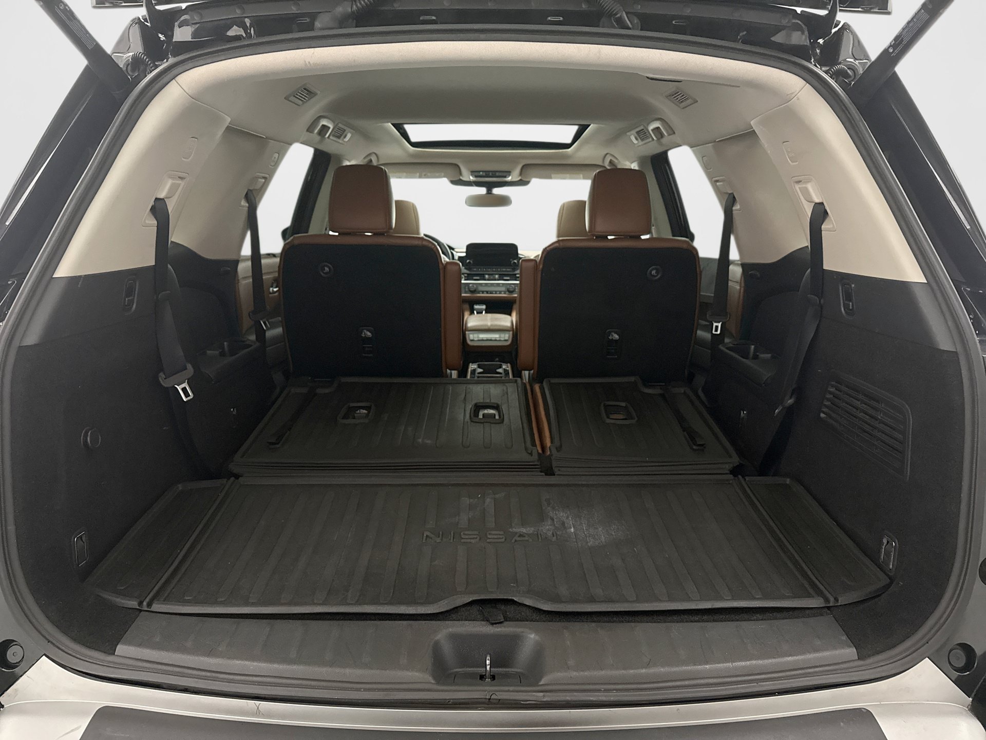 Used 2022 Nissan Pathfinder Platinum w/ Cargo Package AWD/4WD image 26