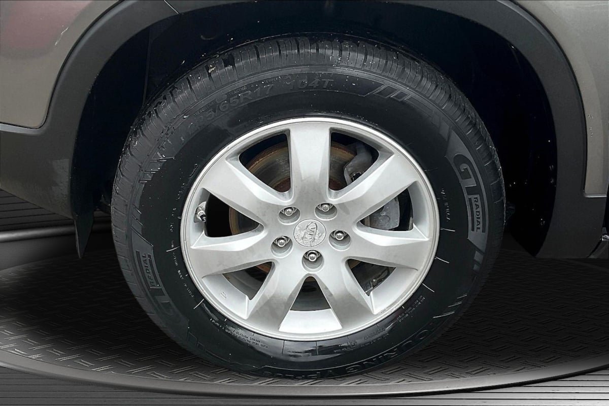 Used 2011 Kia Sorento 2WD w/ Convenience Pkg image 31
