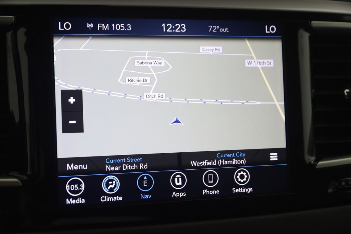 Used 2020 Chrysler Pacifica Touring FWD image 8