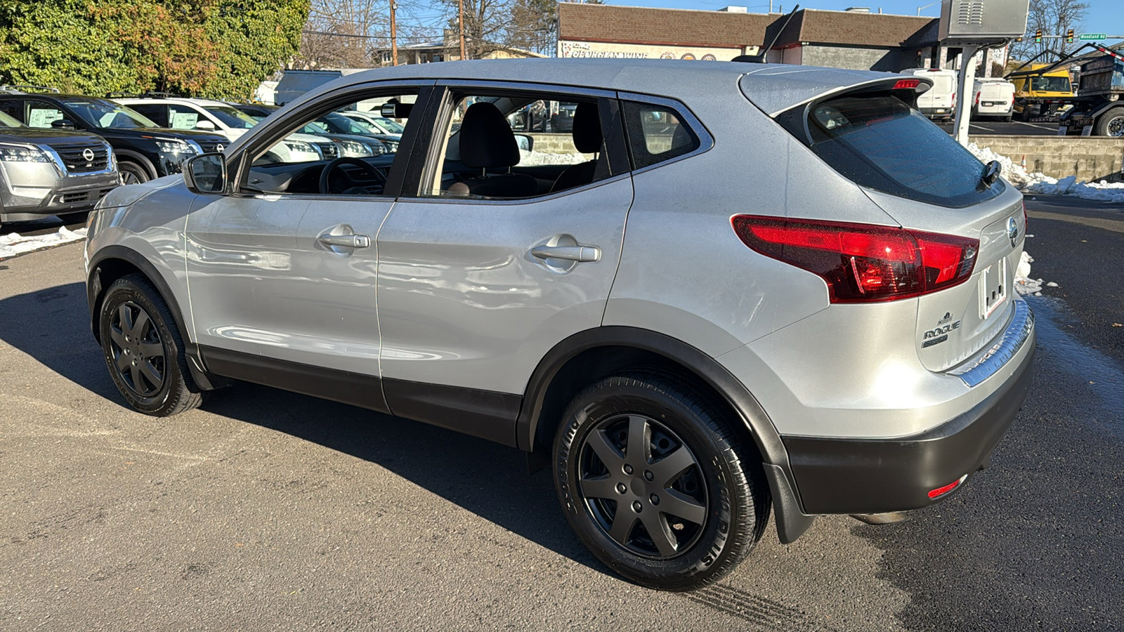 Used 2018 Nissan Rogue Sport S image 21