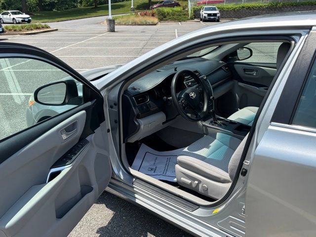 Used 2016 Toyota Camry LE FWD image 13