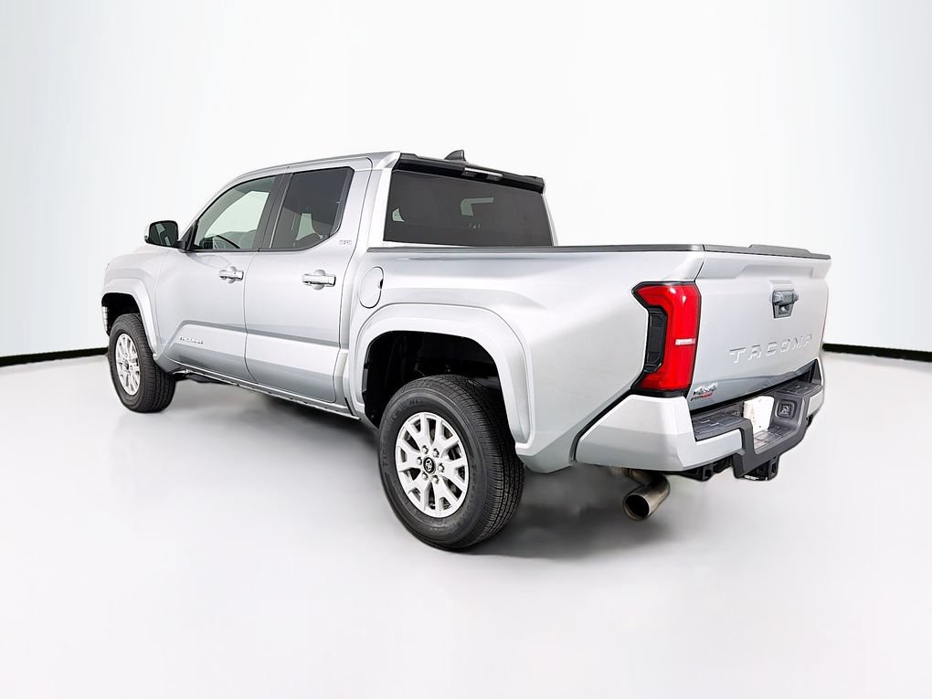 Used 2025 Toyota Tacoma SR5 AWD/4WD image 7