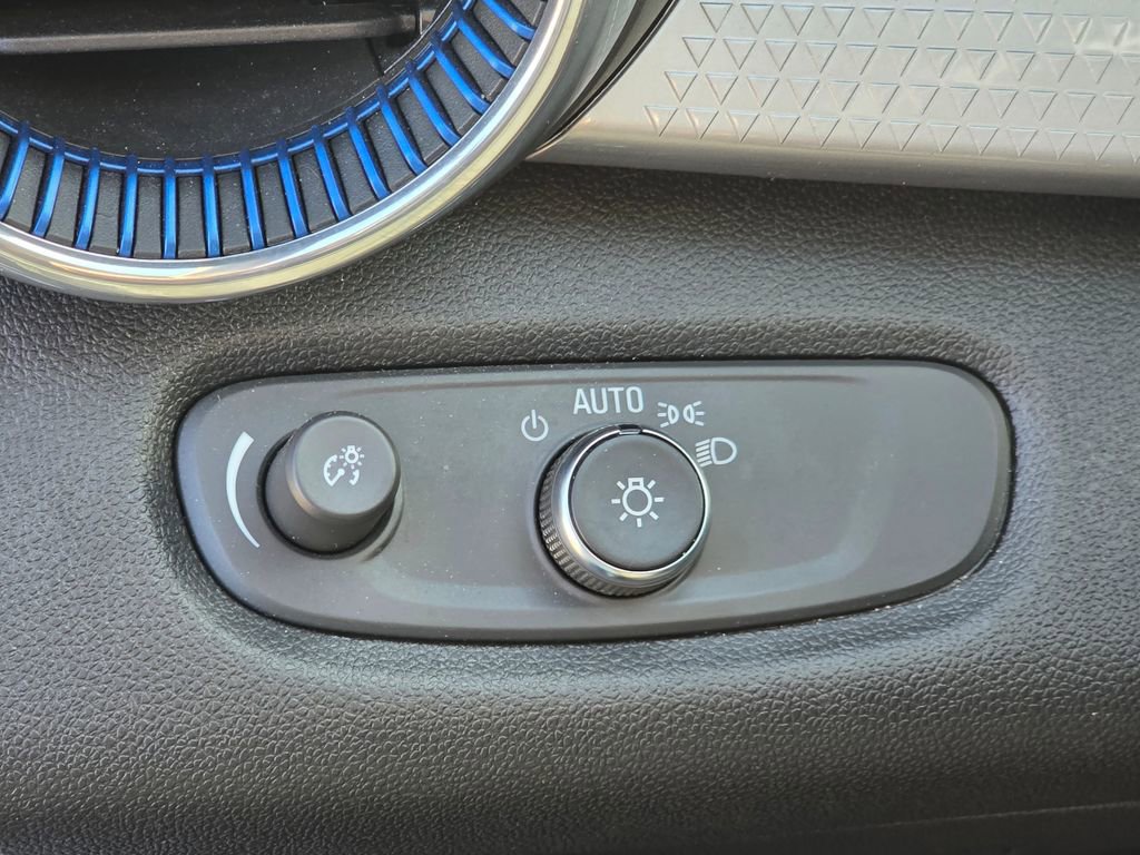 Used 2024 Chevrolet Trax LT image 14