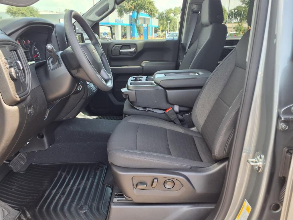 New 2025 Chevrolet Silverado 1500 Custom image 6