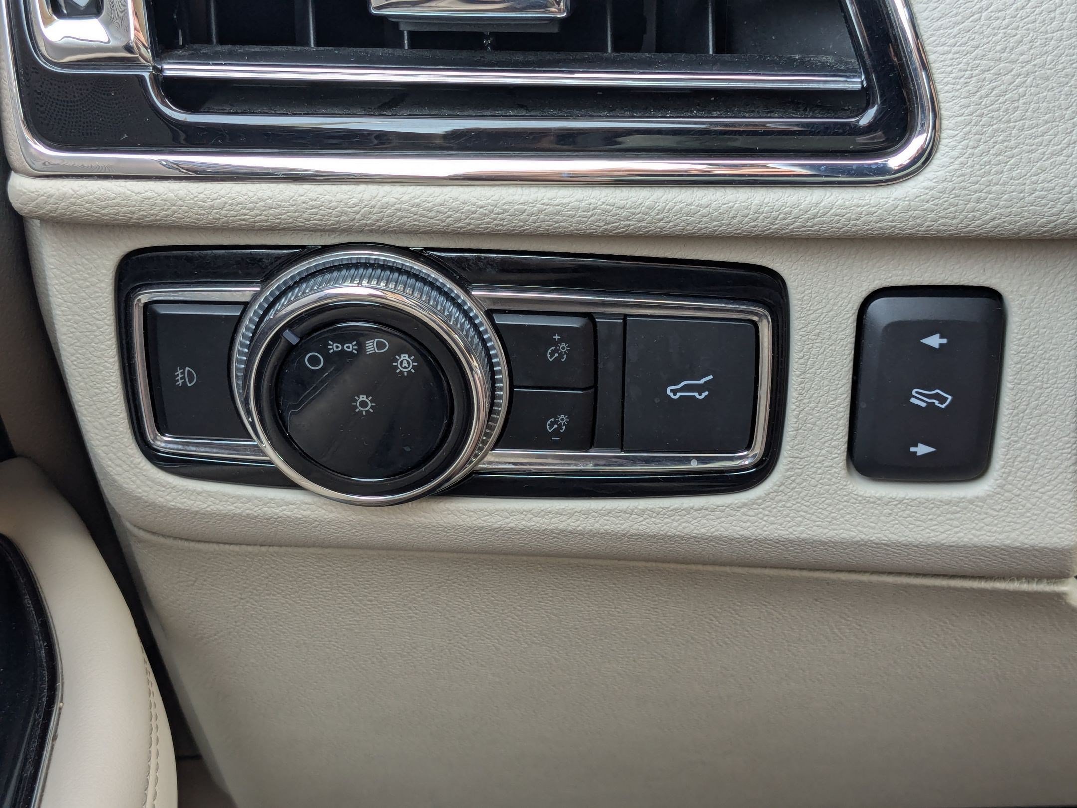Used 2020 Lincoln Navigator Reserve w/ Luxury Package AWD/4WD image 17