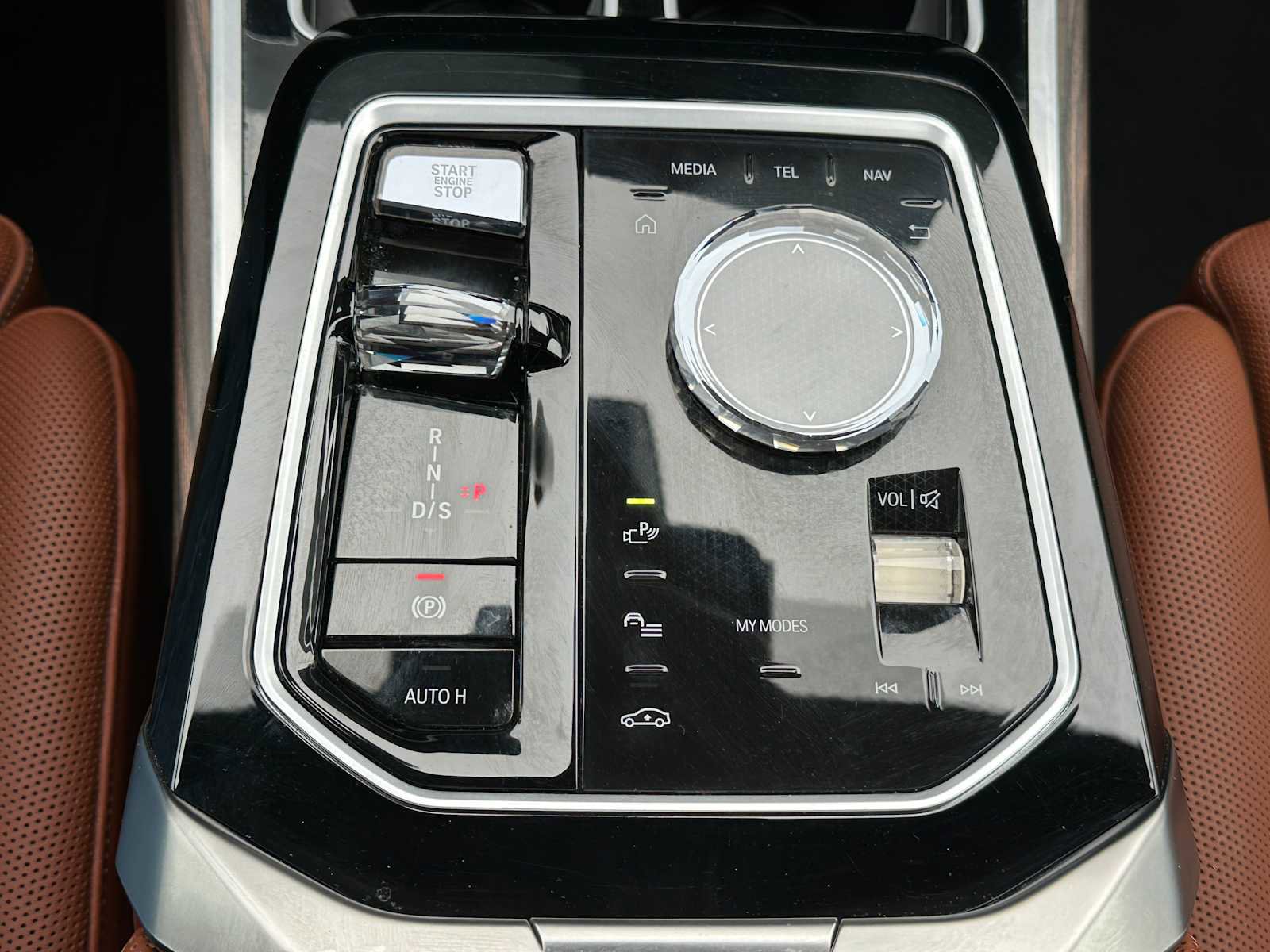 Used 2023 BMW 760i xDrive image 34