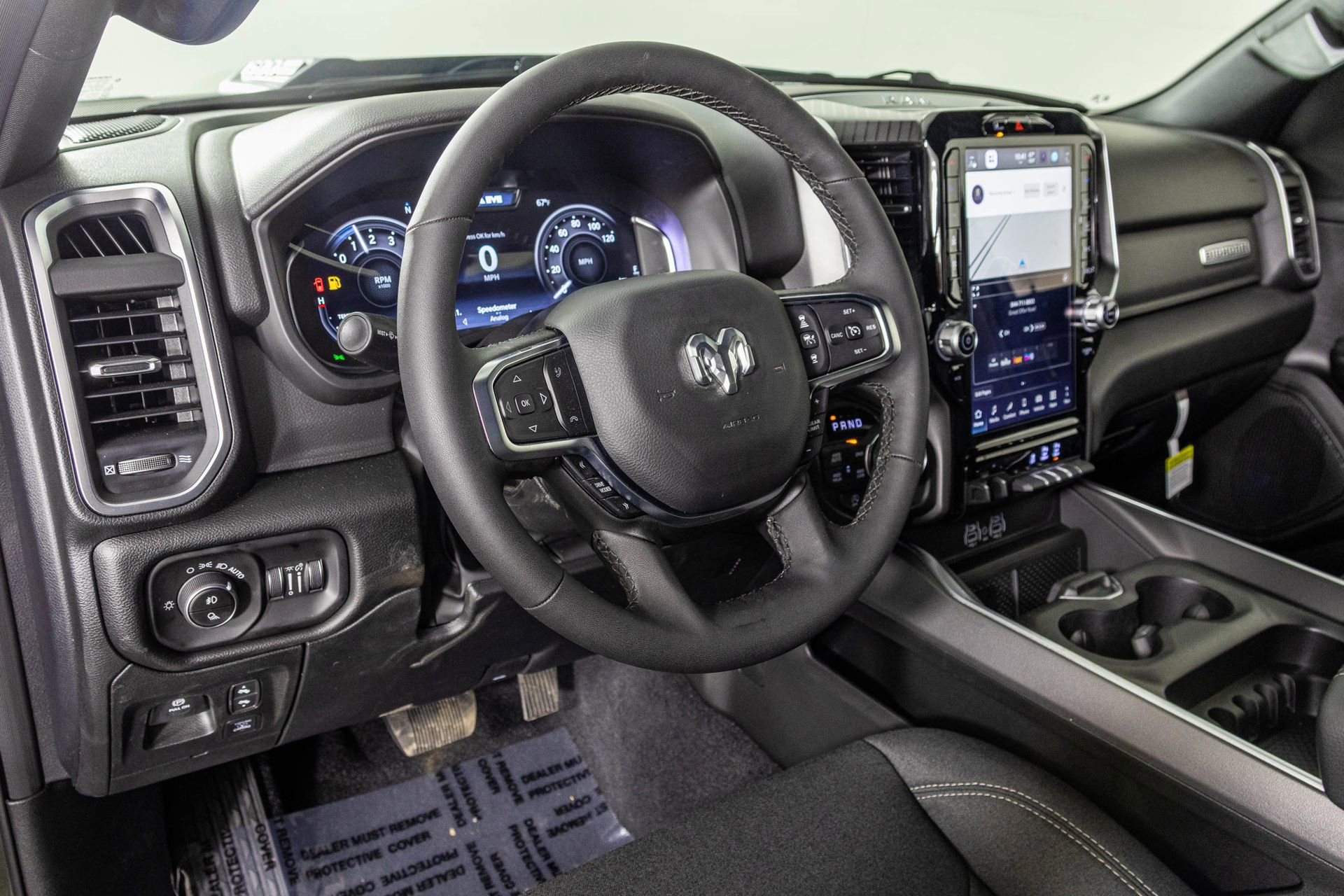 New 2026 RAM 1500 4x4 Crew Cab image 3