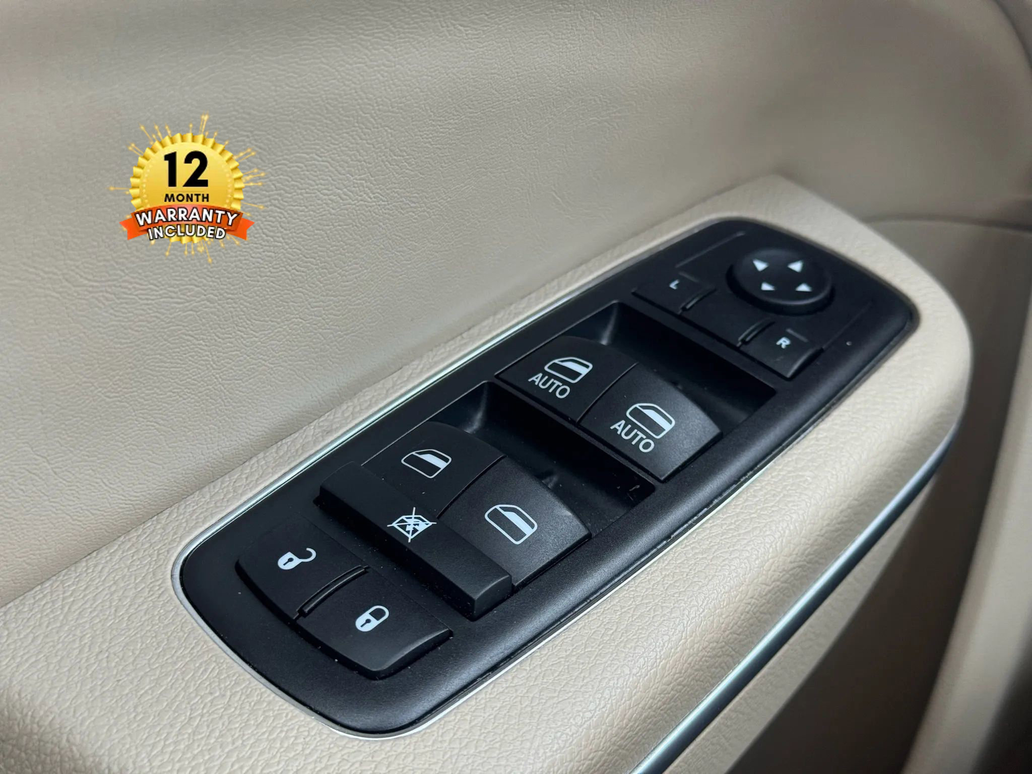 Used 2014 Chrysler 300 image 37