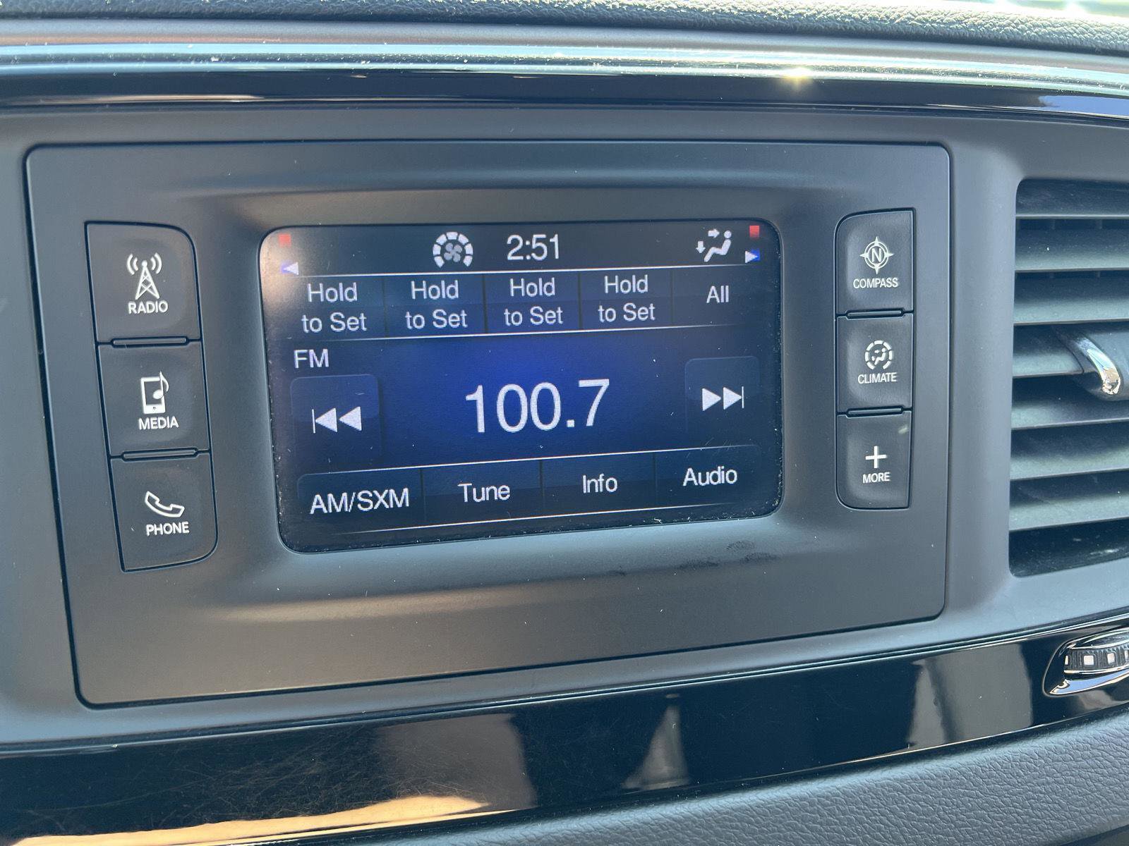 Used 2017 Chrysler Pacifica Touring image 21