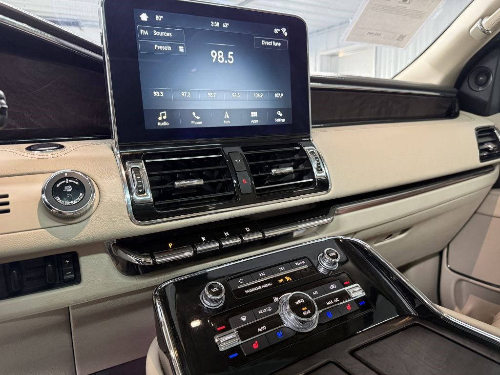 Used 2018 Lincoln Navigator L Reserve w/ Technology Package image 13