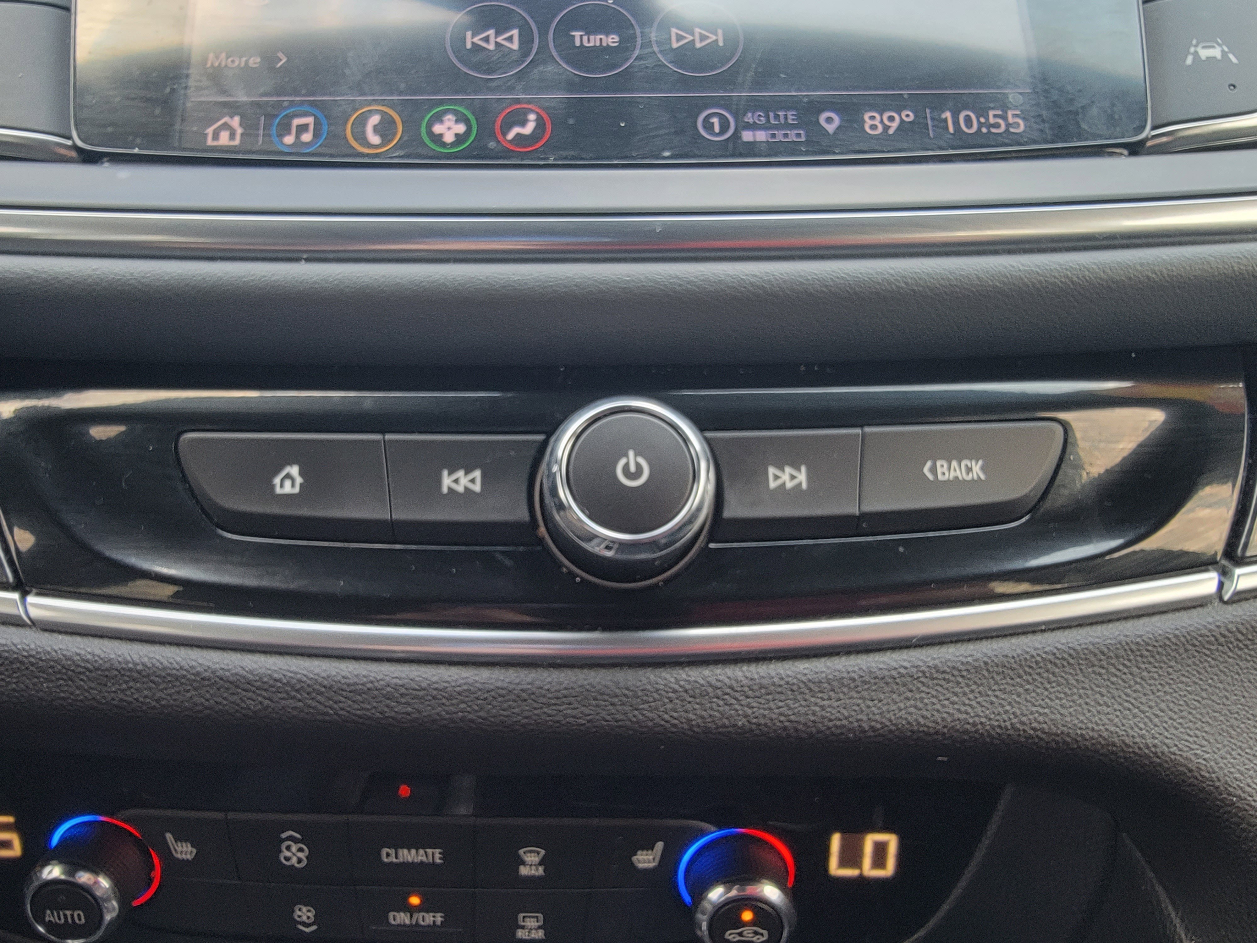 Used 2023 Buick Enclave Essence image 27