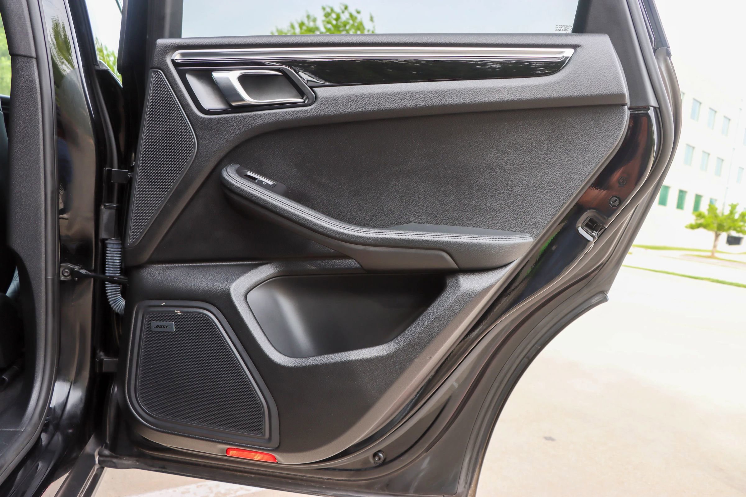 Used 2017 Porsche Macan S image 11