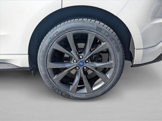 Used 2015 Ford Edge Sport image 24