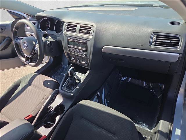 Used 2015 Volkswagen Jetta SE FWD image 20