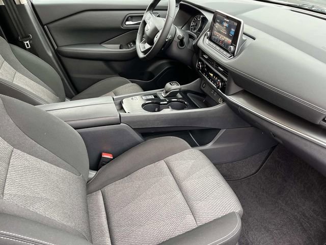 Used 2025 Nissan Rogue SV image 22