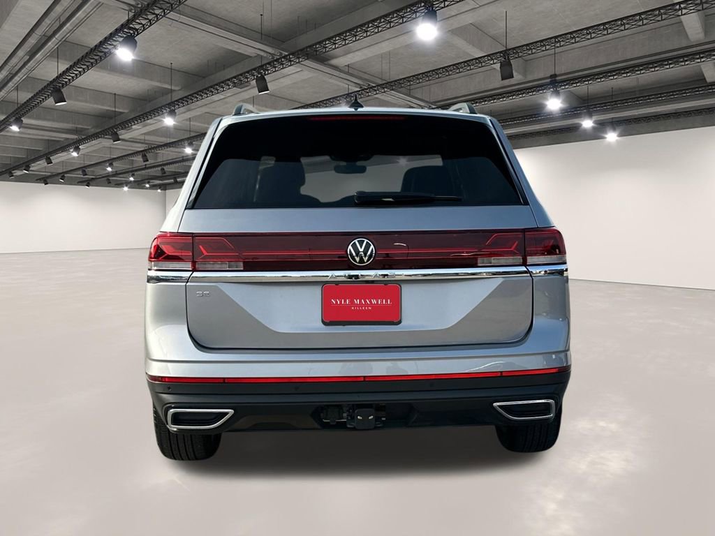 Used 2024 Volkswagen Atlas SE w/ Panoramic Sunroof Package FWD image 11