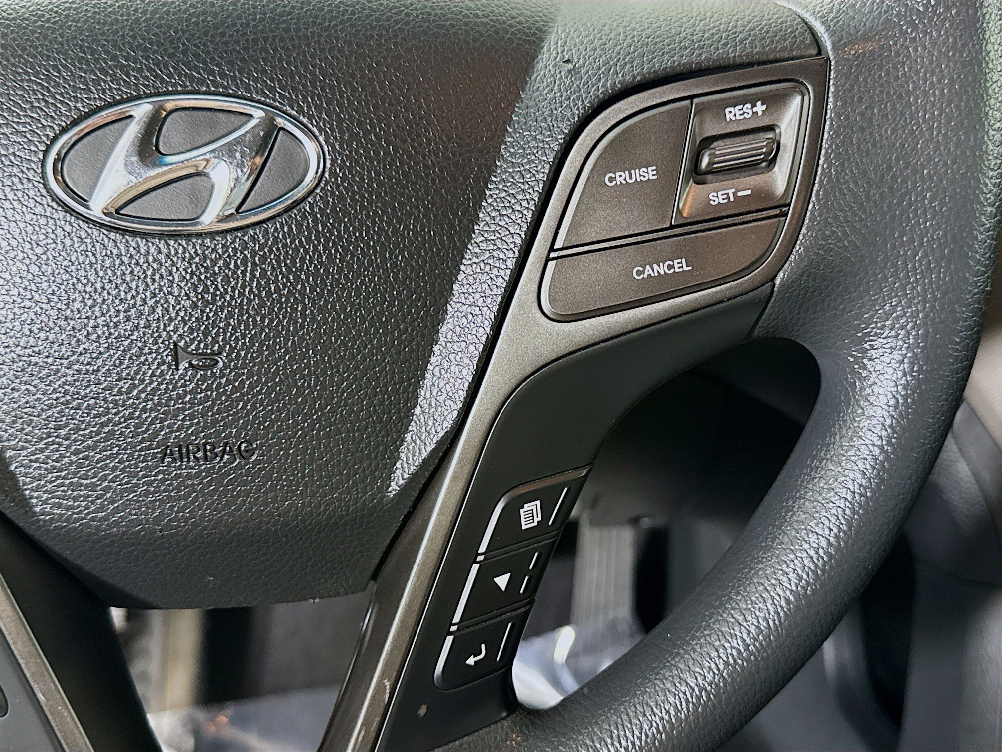 Used 2018 Hyundai Santa Fe Sport image 15