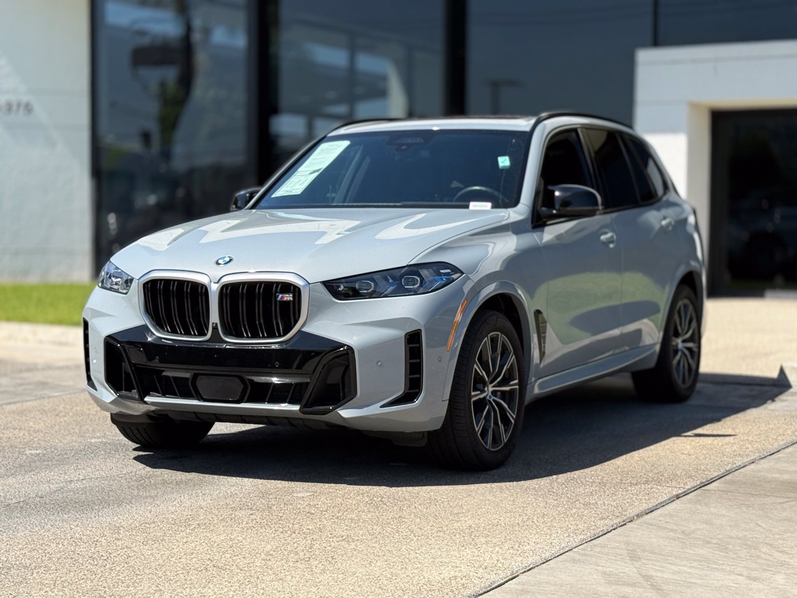 Used 2025 BMW X5 M60i AWD/4WD image 2