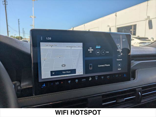 Used 2024 Lincoln Corsair Reserve w/ Equipment Group 201A FWD image 17