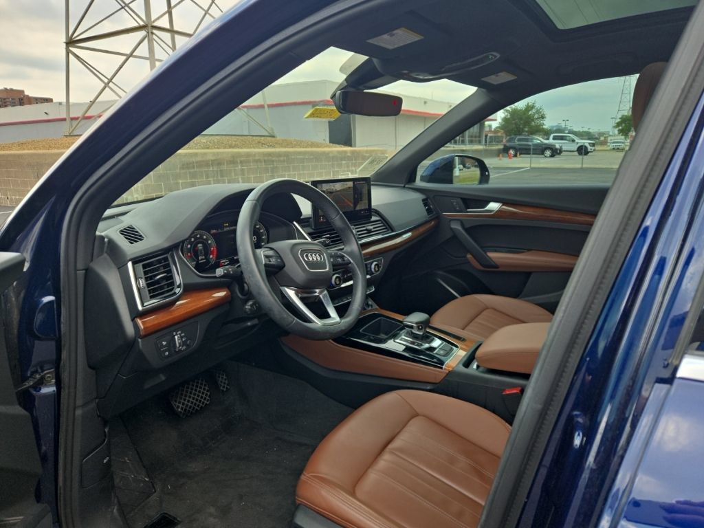 Used 2021 Audi Q5 2.0T Premium Plus w/ Premium Plus Package AWD/4WD image 11