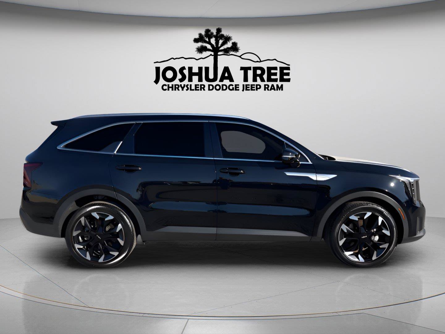Used 2025 Kia Sorento EX w/ Panoramic Sunroof Package FWD image 8