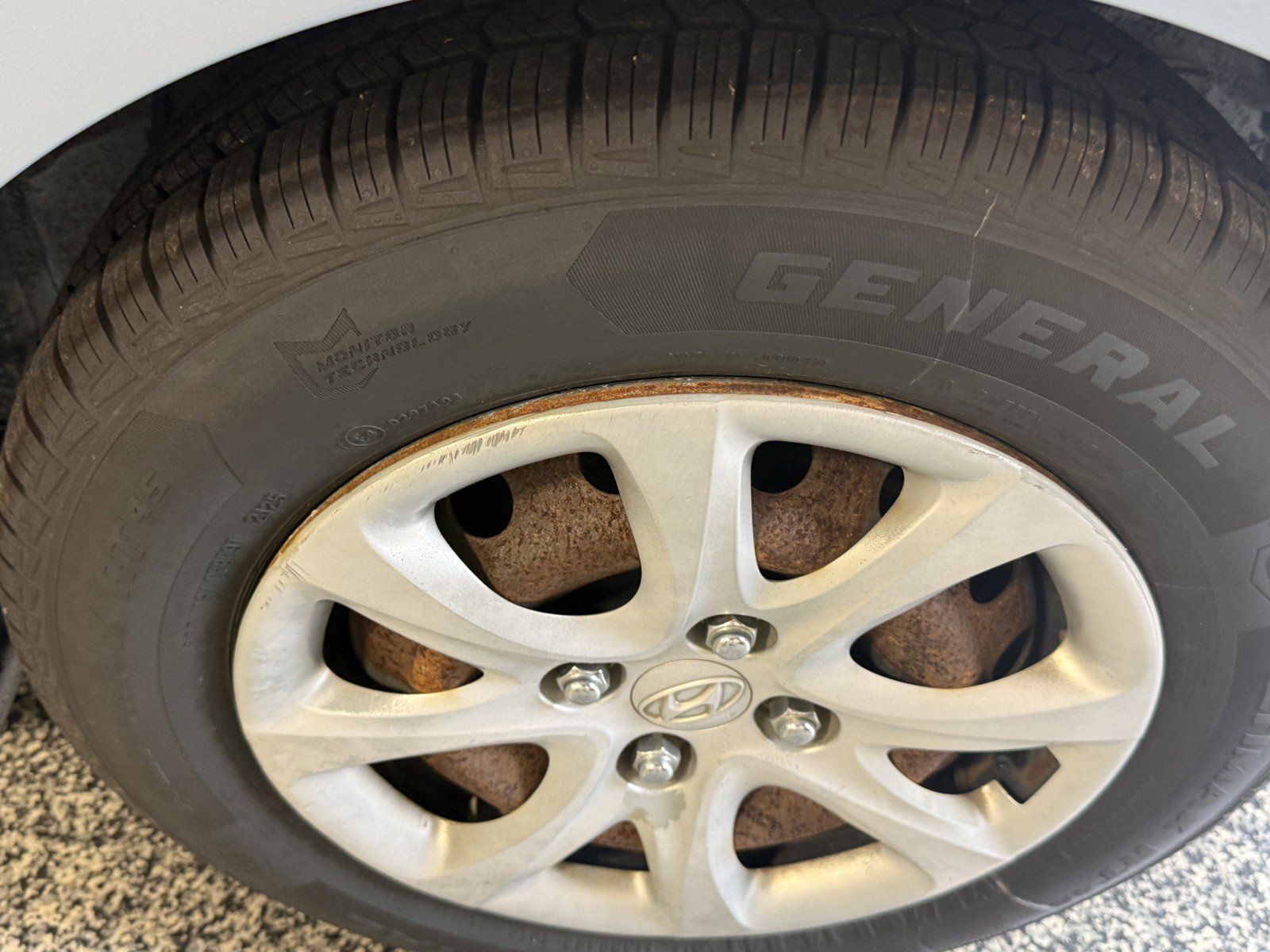 Used 2014 Hyundai Accent GLS FWD image 23