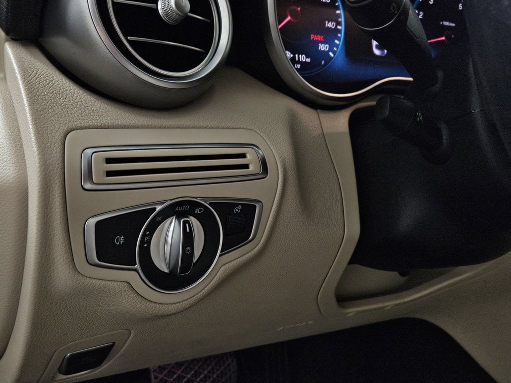 Used 2021 Mercedes-Benz C 300 Sedan w/ Premium Package image 21