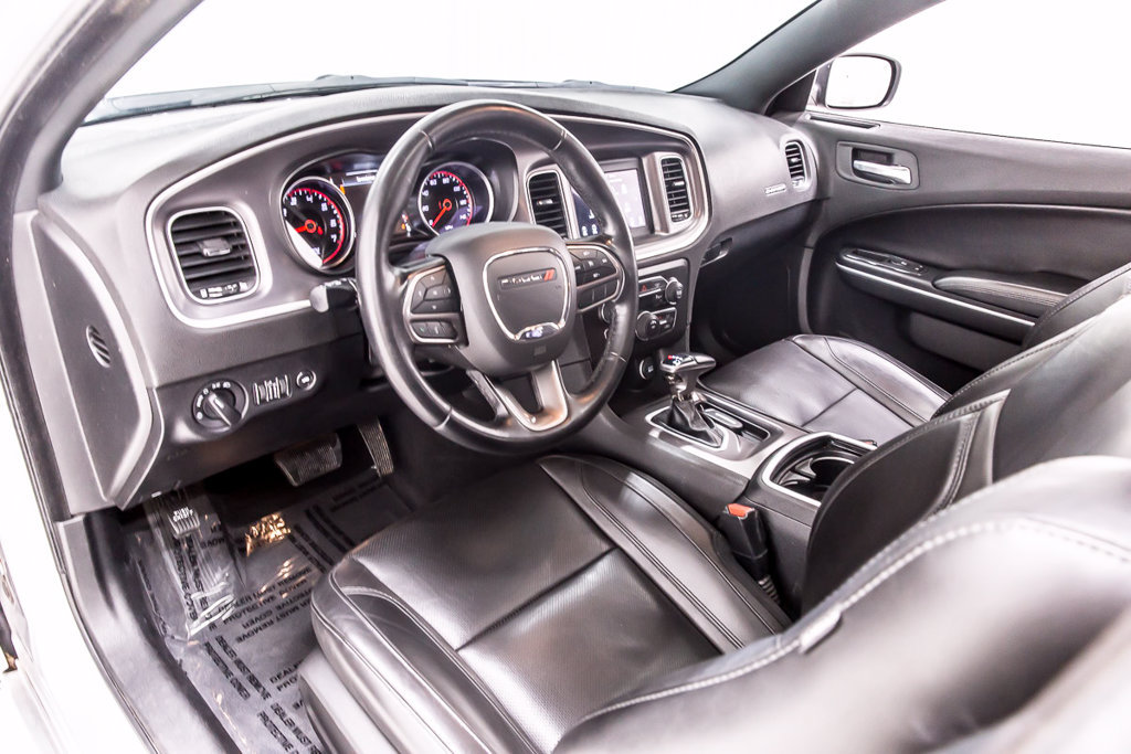 Used 2022 Dodge Charger SXT w/ Leather Interior Group RWD image 26