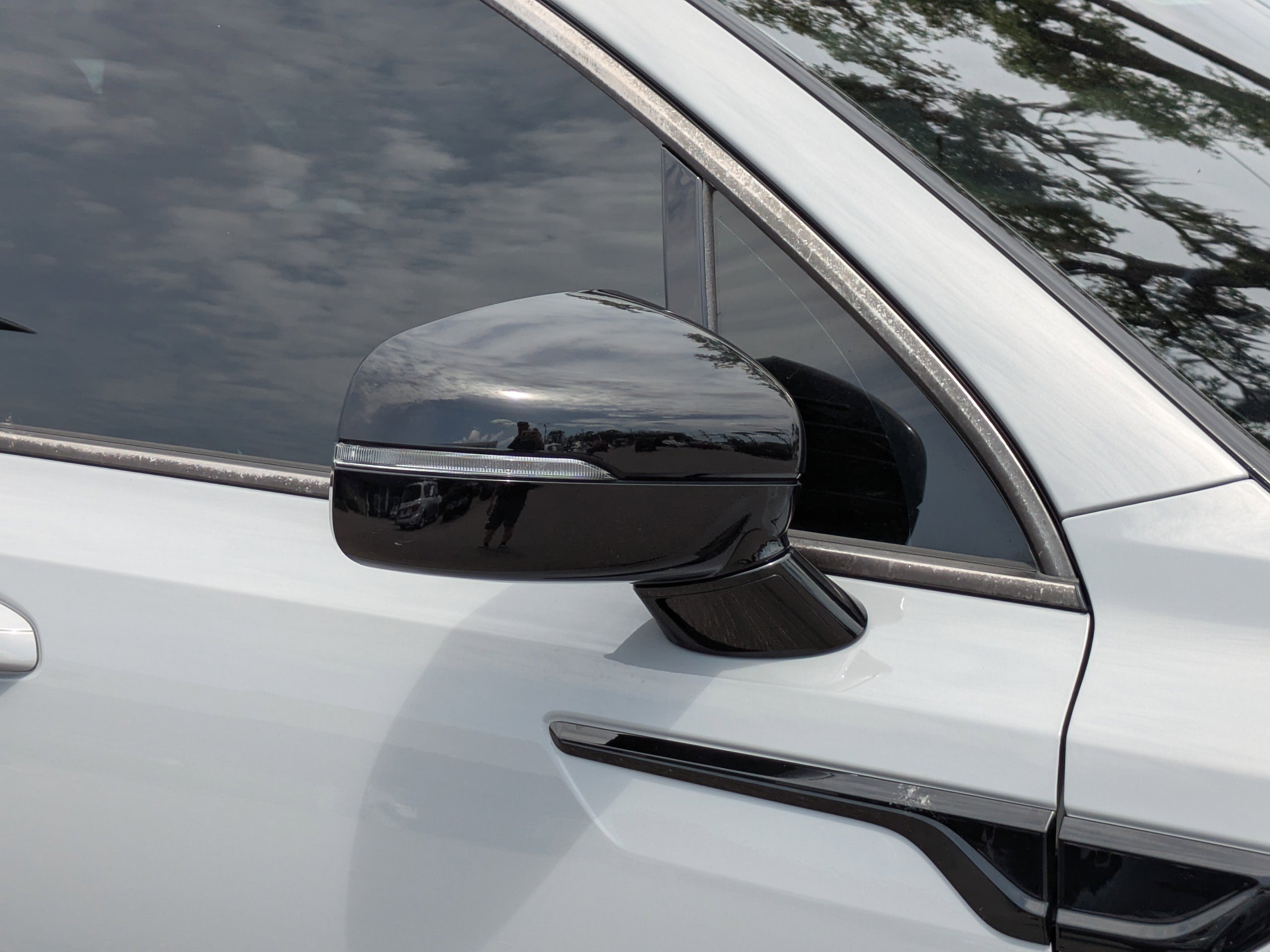 Used 2022 Kia Sorento EX w/ Panoramic Sunroof Package FWD image 12