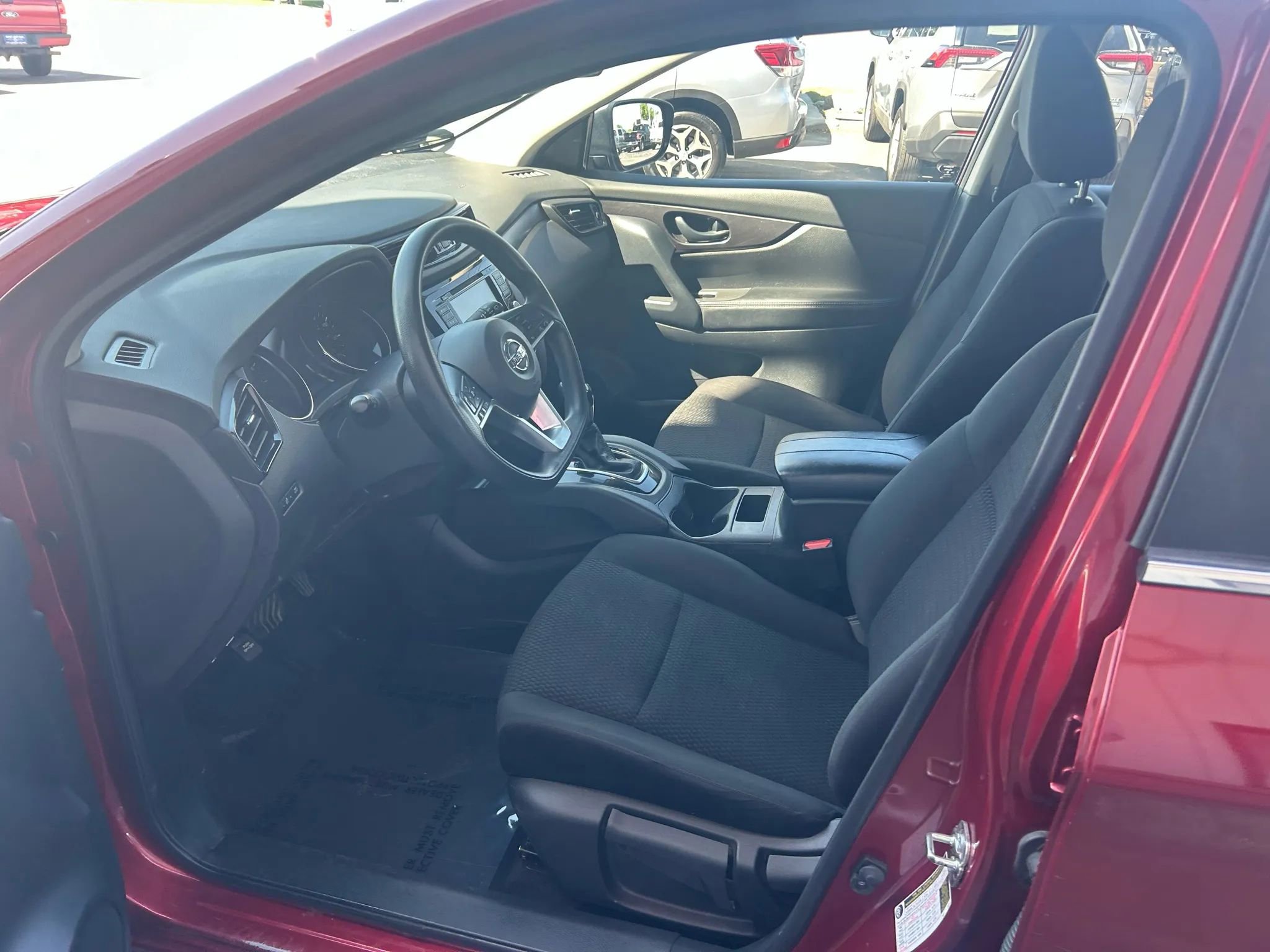 Used 2021 Nissan Rogue Sport S image 3