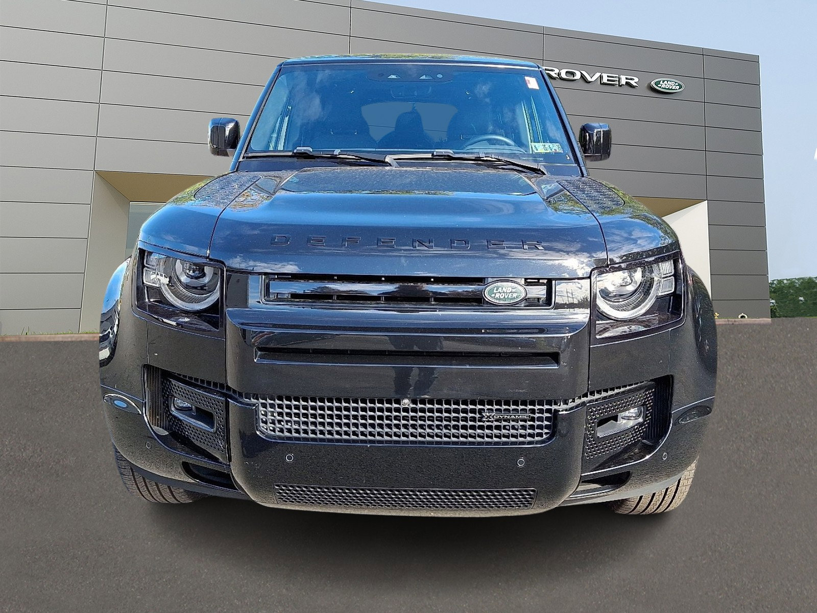 Used 2023 Land Rover Defender 130 X-Dynamic SE image 8