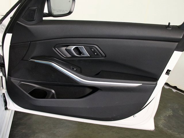 Used 2025 BMW 330i xDrive Sedan image 32