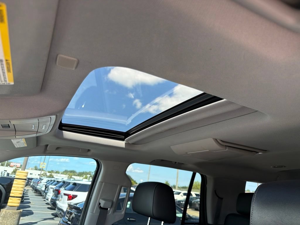 Used 2018 GMC Yukon SLT w/ Premium Edition RWD image 21