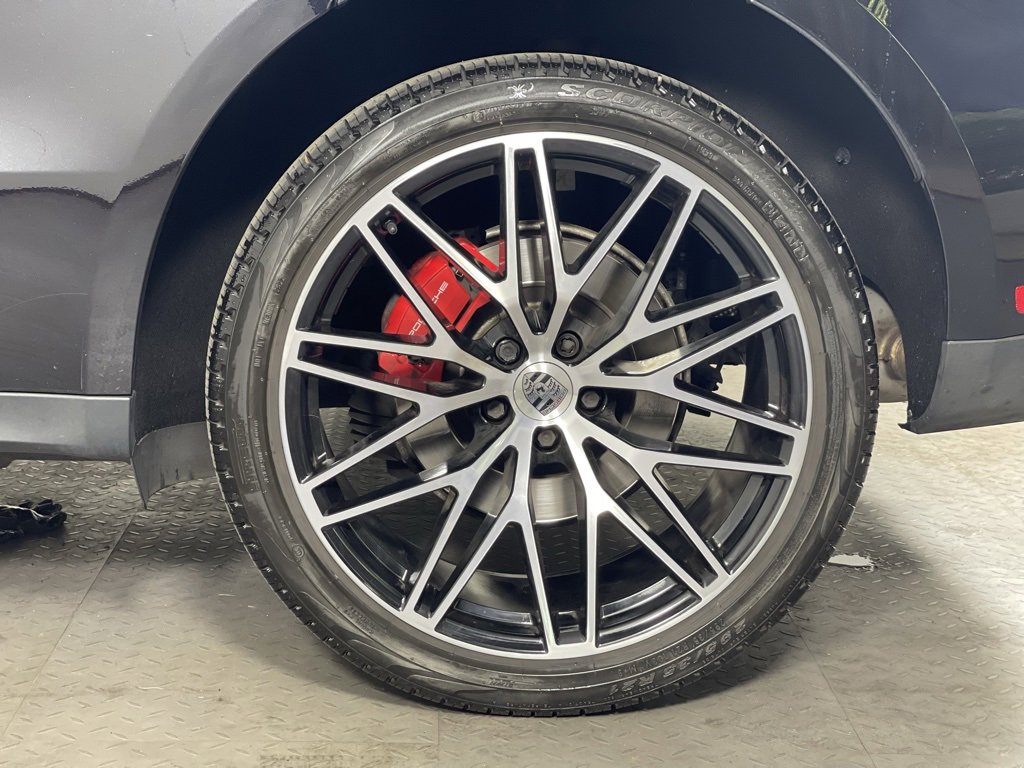 Certified 2023 Porsche Macan S image 14
