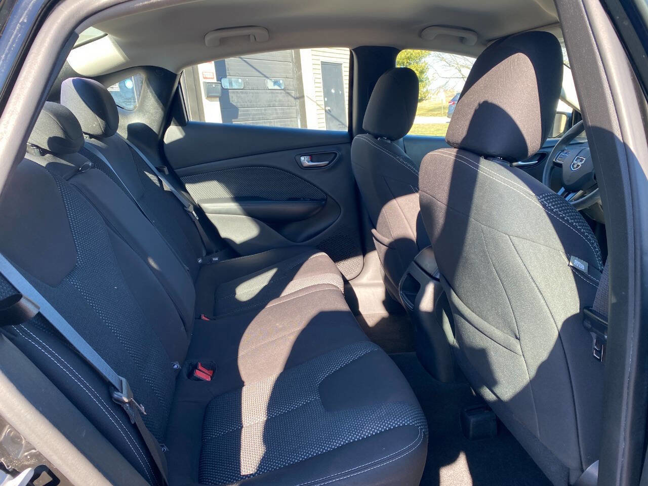 Used 2015 Dodge Dart SXT image 25